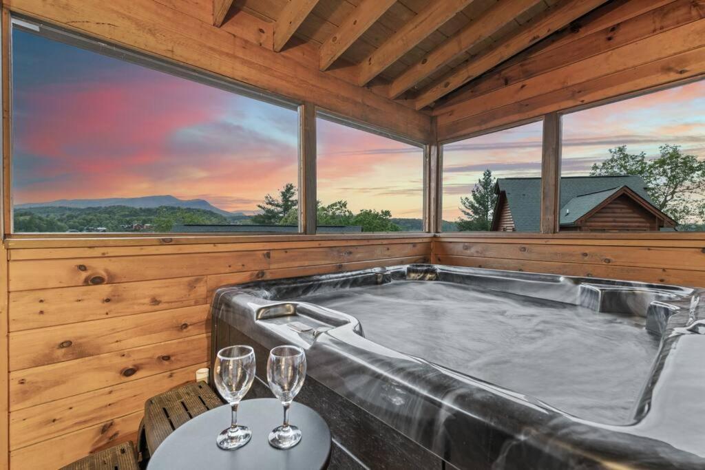 Cozy Cabin In The Smokies!!! Fully Furnished And Complete With Community Indoor And Outdoor Pools And Spas, Game And Fitness Rooms As Well As A Private Hot Tub Pigeon Forge Exterior foto